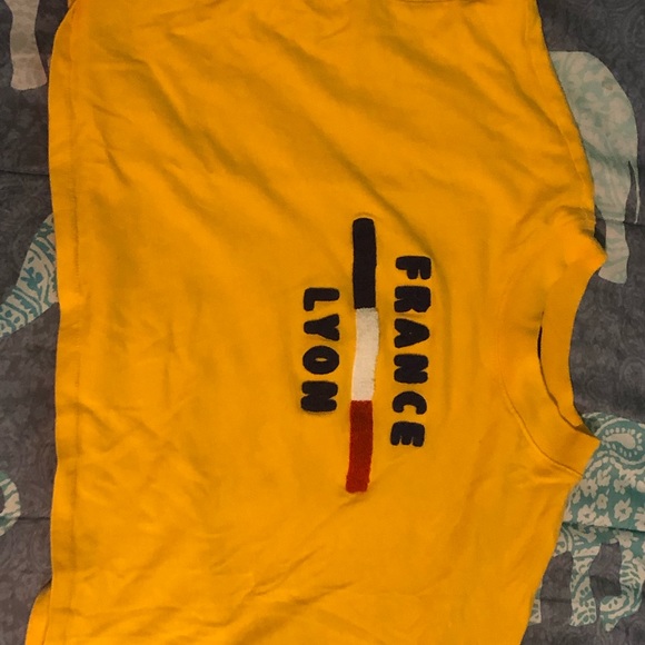 Super cute yellow crop top for the summer . - Picture 1 of 3